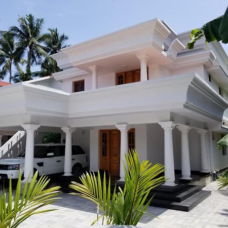 Luxury Villas Of Guruvāyūr Eksteriør bilde